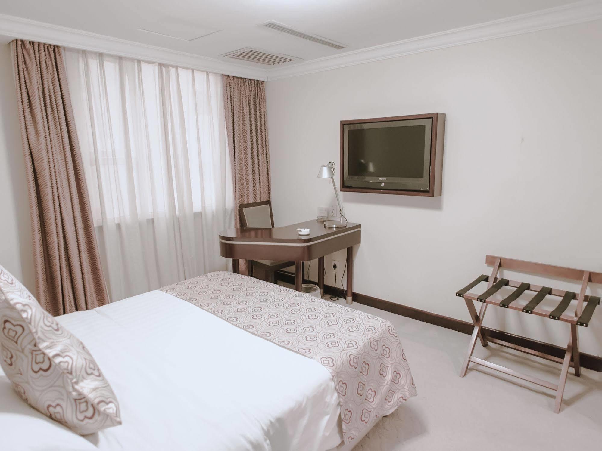 Charms Hotel Shanghai Exterior photo