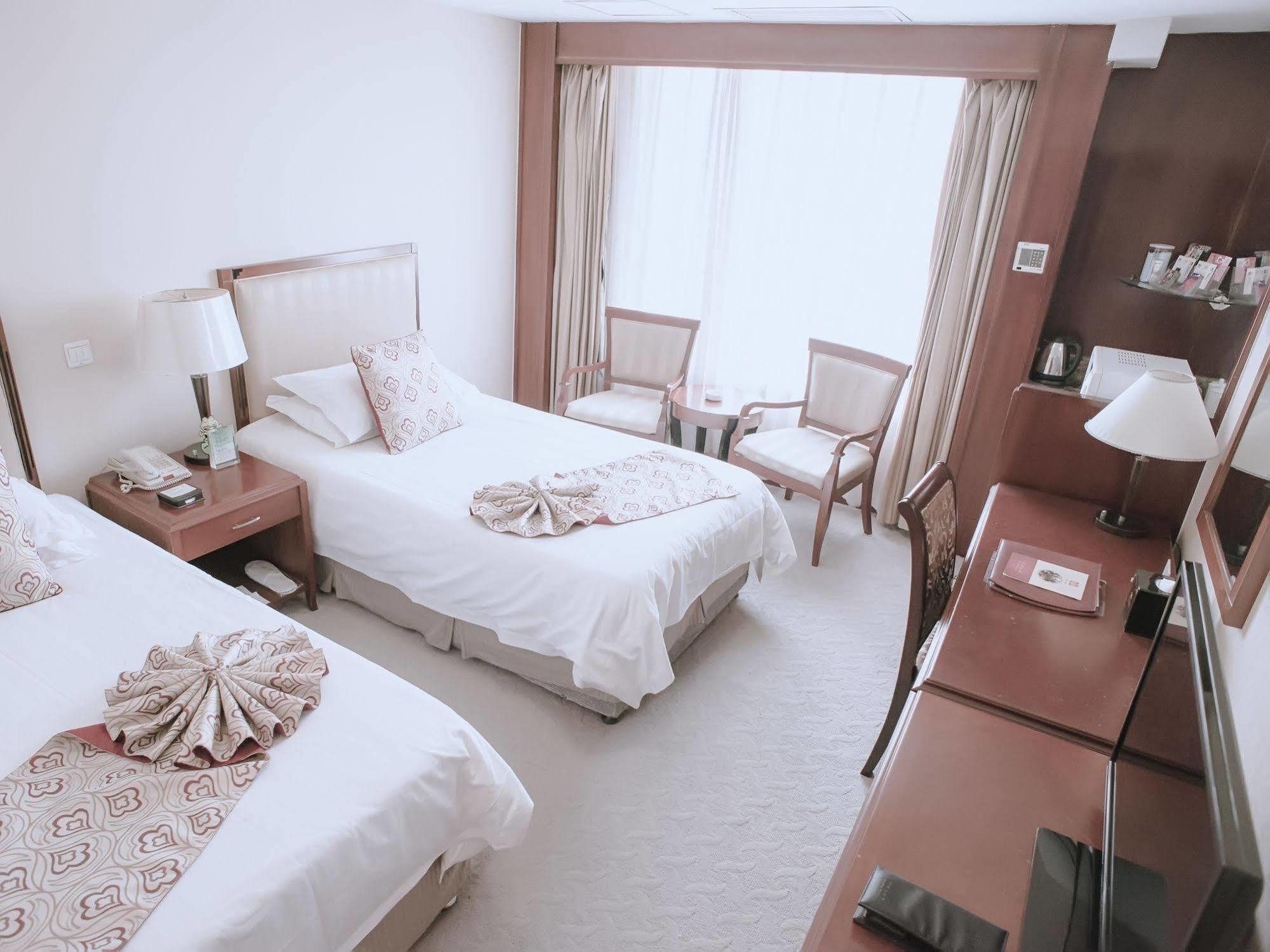 Charms Hotel Shanghai Exterior photo